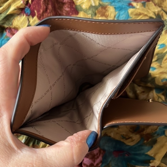 Brand New Michael Kors Vanilla & Luggage Large Top Zip Continental Snap Wallet - Picture 14 of 16